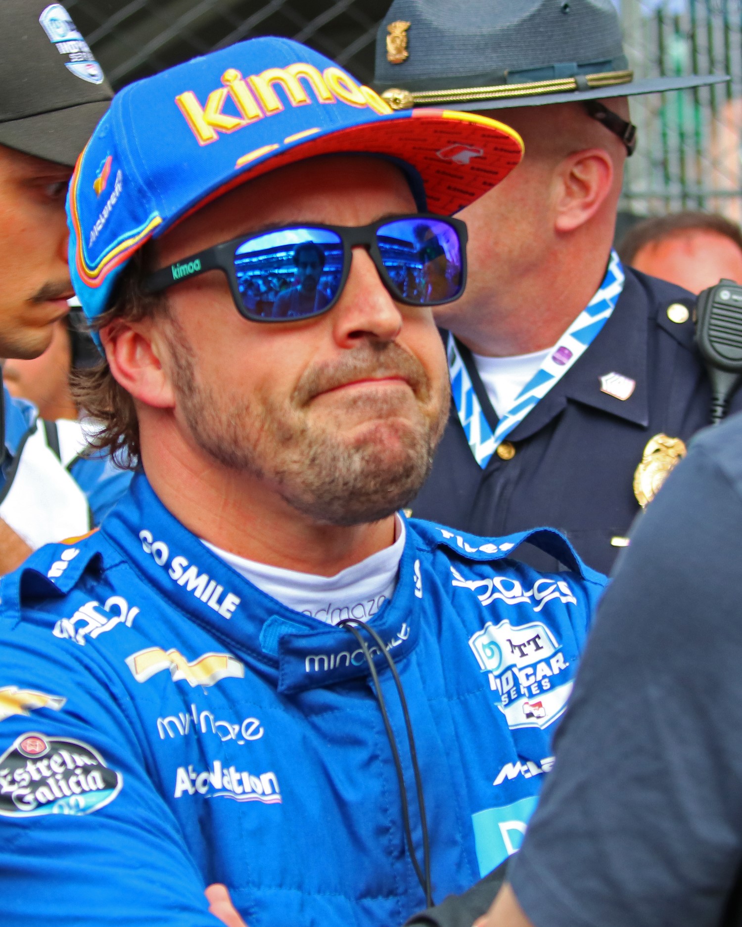 Alonso makes face after getting bumped out