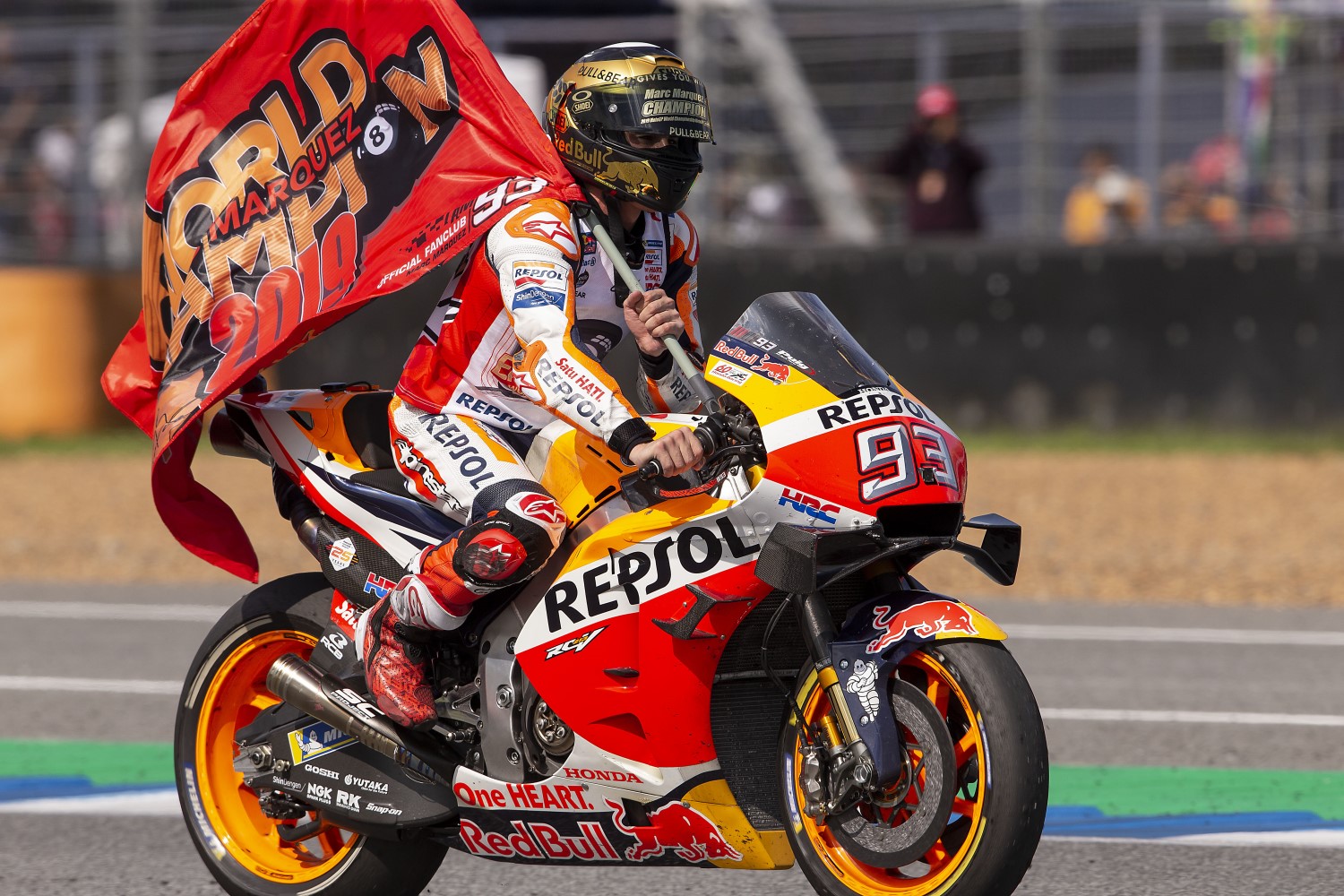 Marc Marquez carries his flag again