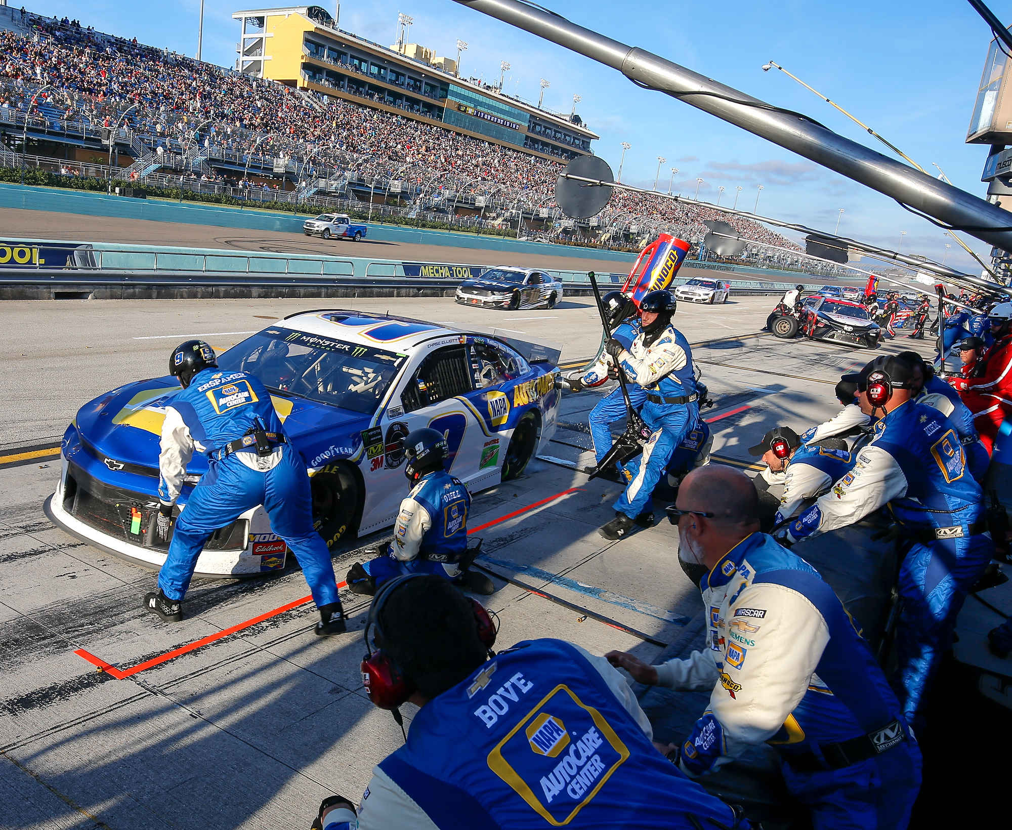 Homestead pitstop action