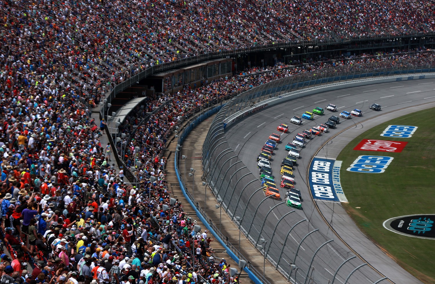 oey Logano, driver of the #22 MoneyLion Ford, and Daniel Suarez, driver of the #41 Coca-Cola Orange Vanilla Ford, lead the field