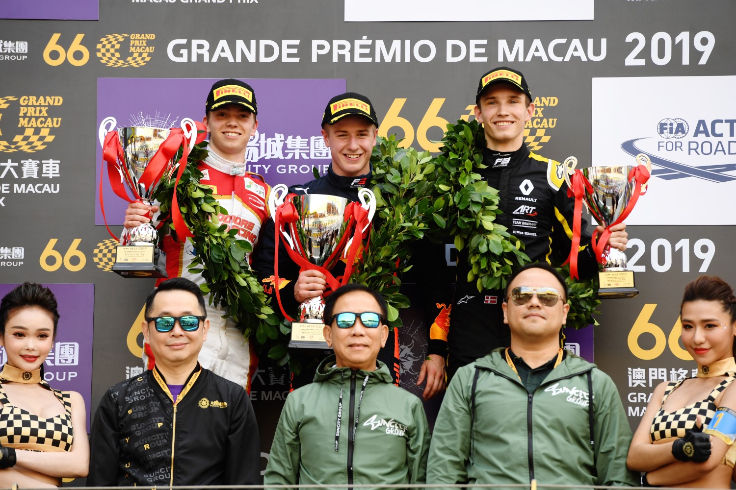 Qualifying race podium