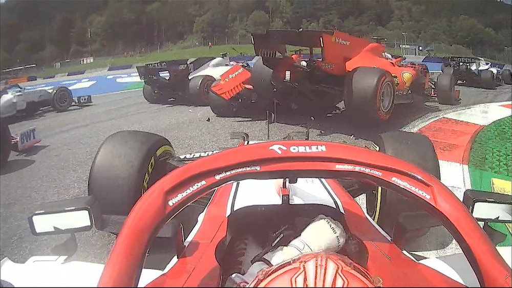 Leclerc smashes into Vettel