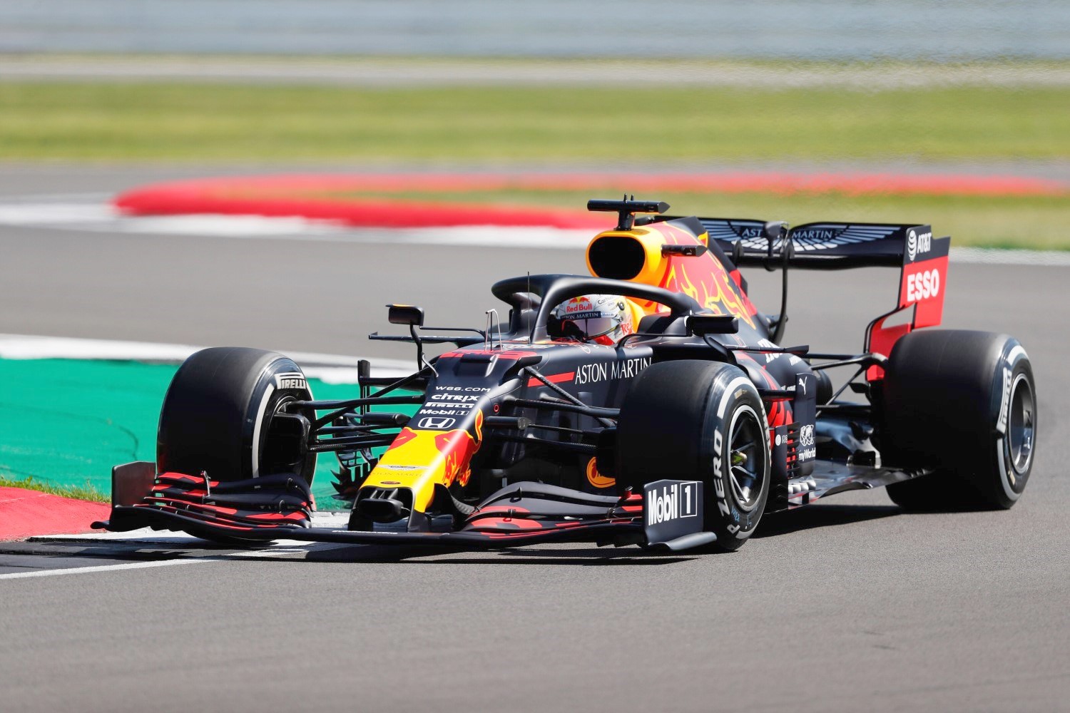 Verstappen will start on the hard compound tire, which was last weekend's medium compoiund.