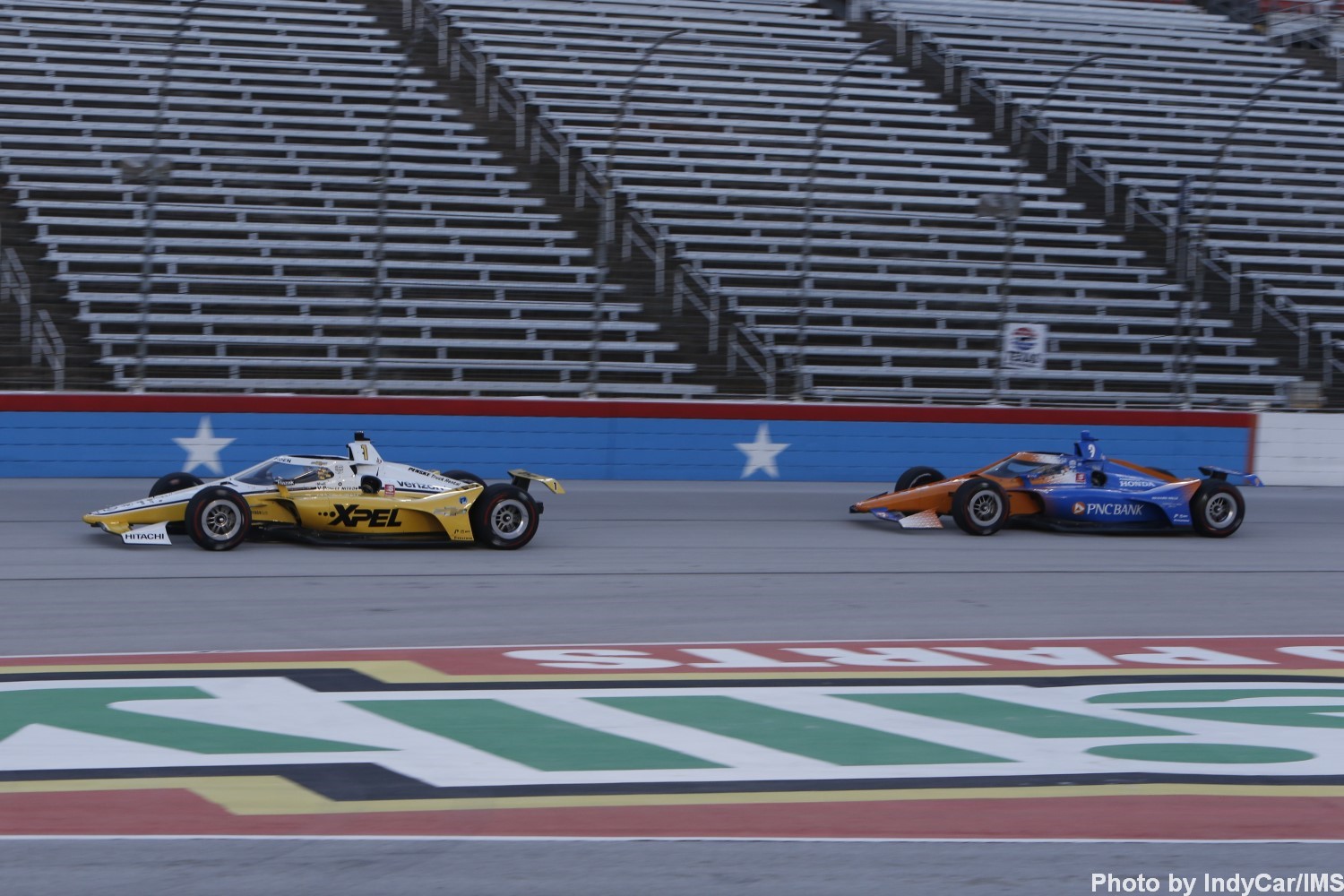 Dixon hunts down Newgarden for the lead