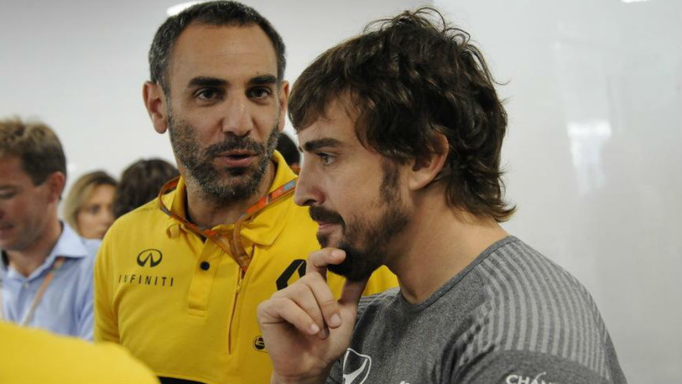 Cyril Abiteboul (FRA) former Renault Sport F1 Managing Director and Fernando Alonso in 2020