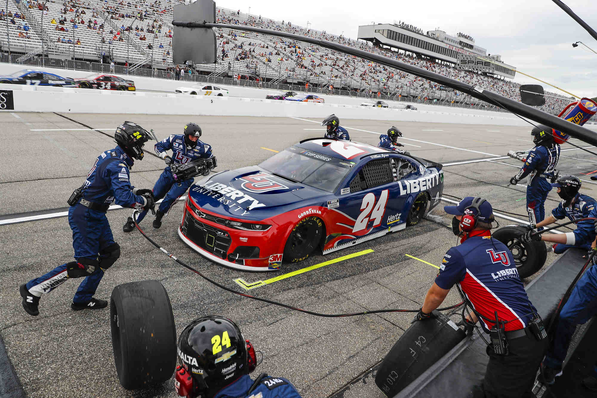 William Byron pits at Loudon