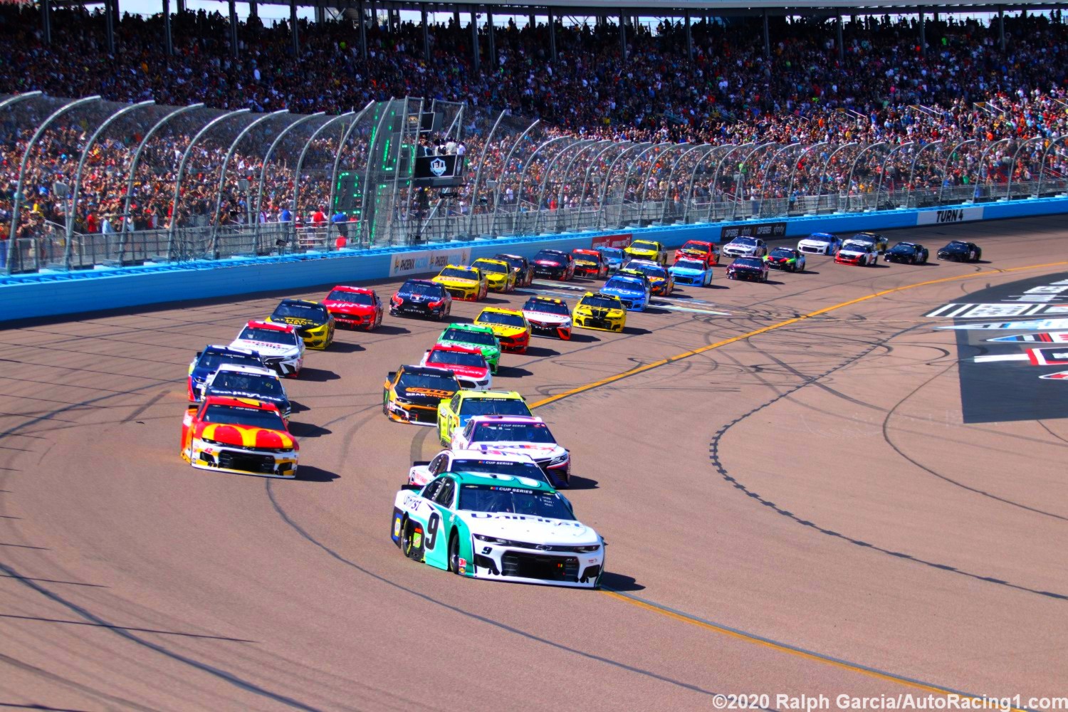 Polesitter Chase Elliott grabbed the lead at the start