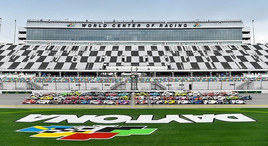 2021 Rolex 24 field poses for group photo at Daytona ...