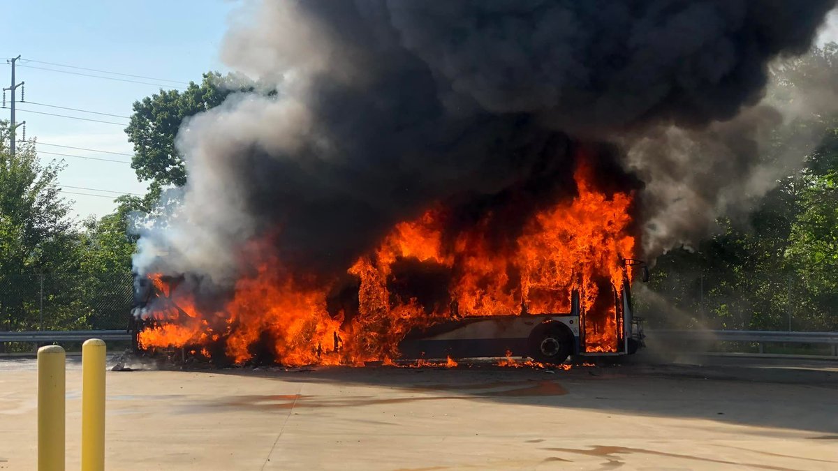 Electric bus burns to a crisp