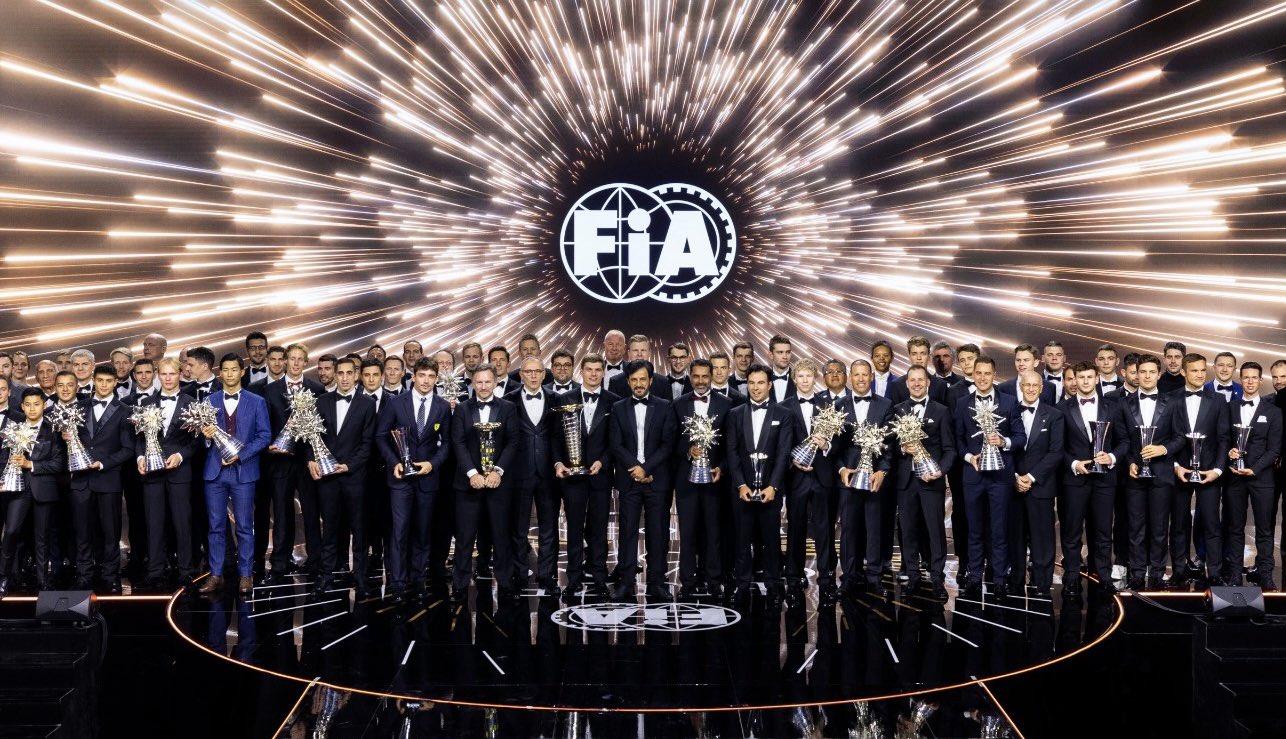 In pictures: Verstappen shines at the FIA gala in Paris with the F1 trophy