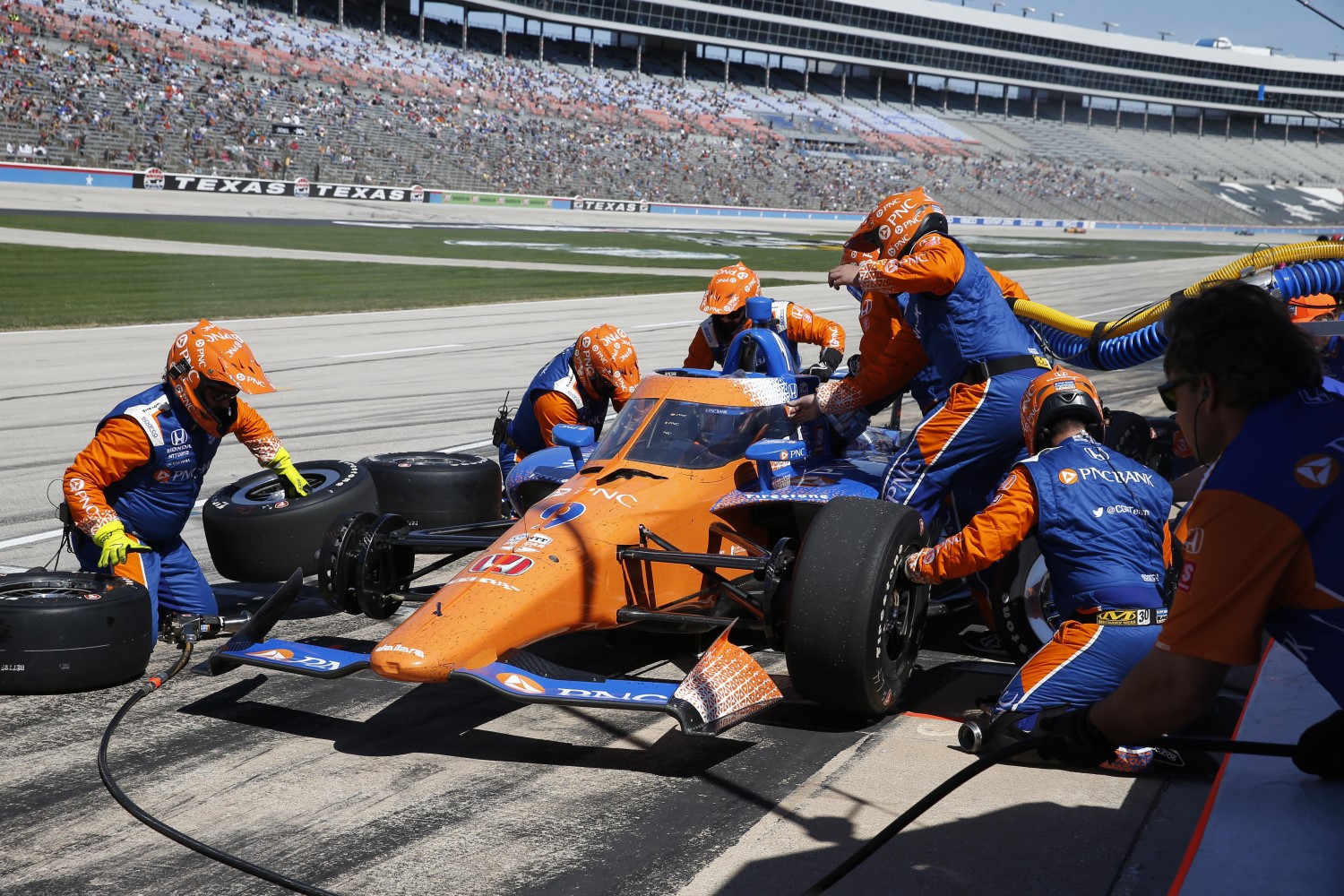 Scott Dixon gets service during the Xpel 375 at Texas Motor Speedway. Media Credit: Penske Entertainment