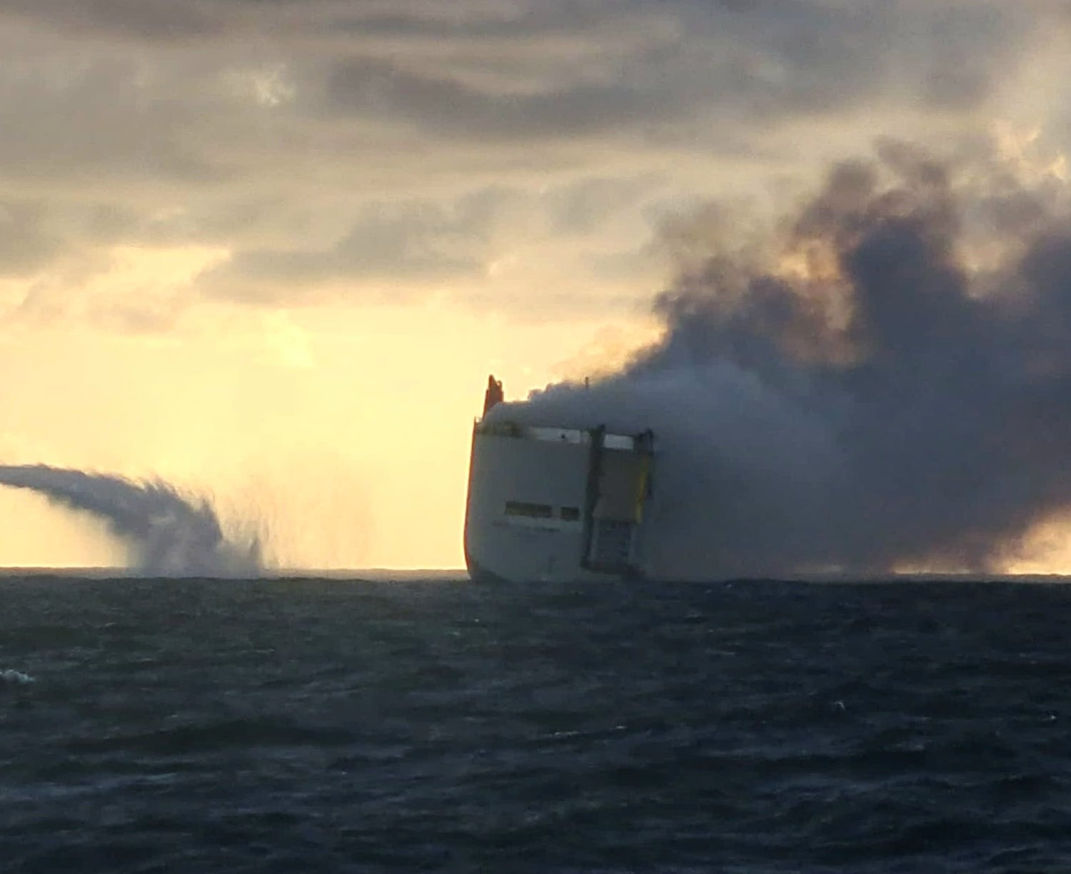 Electric Vehicle about to sink another Cargo Ship