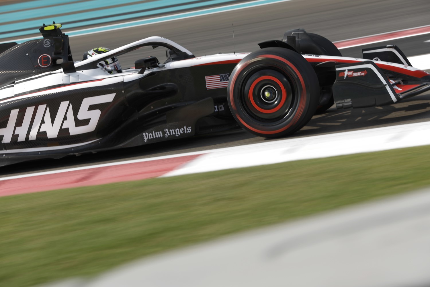 Oliver Bearman, Haas VF-23 during the Abu Dhabi GP at Yas Marina Circuit on Friday November 24, 2023 in Abu Dhabi, United Arab Emirates. (Photo by Zak Mauger / LAT Images)