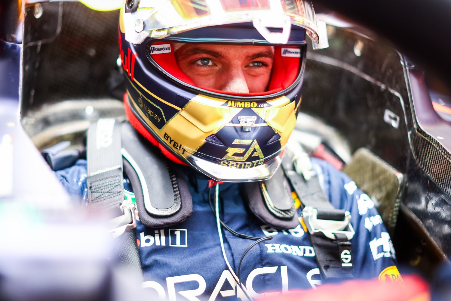 Max Verstappen of the Netherlands and Oracle Red Bull Racing prepares to drive in the garage during practice ahead of the F1 Grand Prix of Abu Dhabi at Yas Marina Circuit on November 24, 2023 in Abu Dhabi, United Arab Emirates. (Photo by Mark Thompson/Getty Images) // Getty Images / Red Bull Content Pool