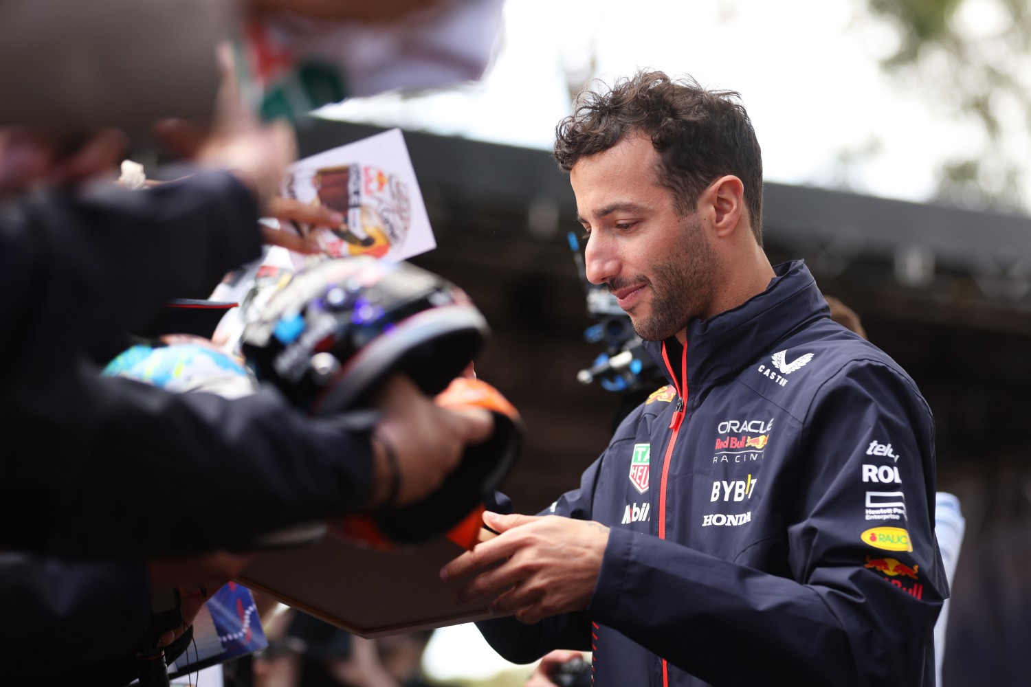 F1: Ricciardo eyes getting 'back on the grid' in 2024 - AutoRacing1.com