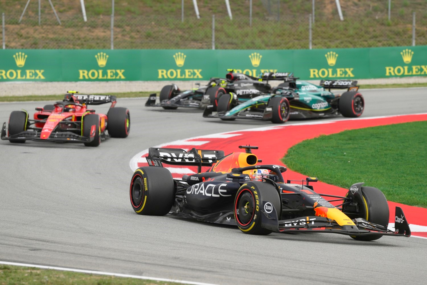 Max Verstappen of the Netherlands driving the (1) Oracle Red Bull Racing RB19 leads Carlos Sainz of Spain driving (55) the Ferrari SF-23 on track during the F1 Grand Prix of Spain at Circuit de Barcelona-Catalunya on June 04, 2023 in Barcelona, Spain. (Photo by David Ramos/Getty Images) // Getty Images / Red Bull Content Pool