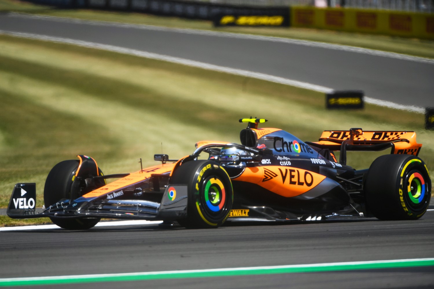 F1: 'Copycat' McLaren still has 'terrible' weakness - Norris