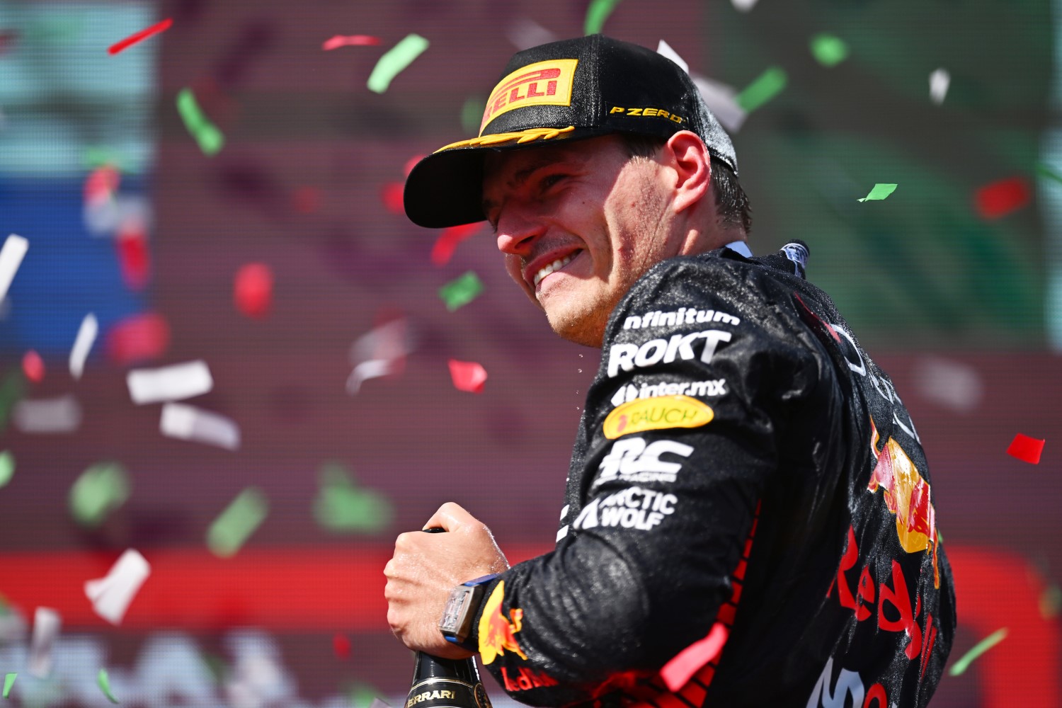 Race winner Max Verstappen of the Netherlands and Oracle Red Bull Racing celebrates on the podium during the F1 Grand Prix of Hungary at Hungaroring on July 23, 2023 in Budapest, Hungary. (Photo by Dan Mullan/Getty Images) // Getty Images / Red Bull Content Pool