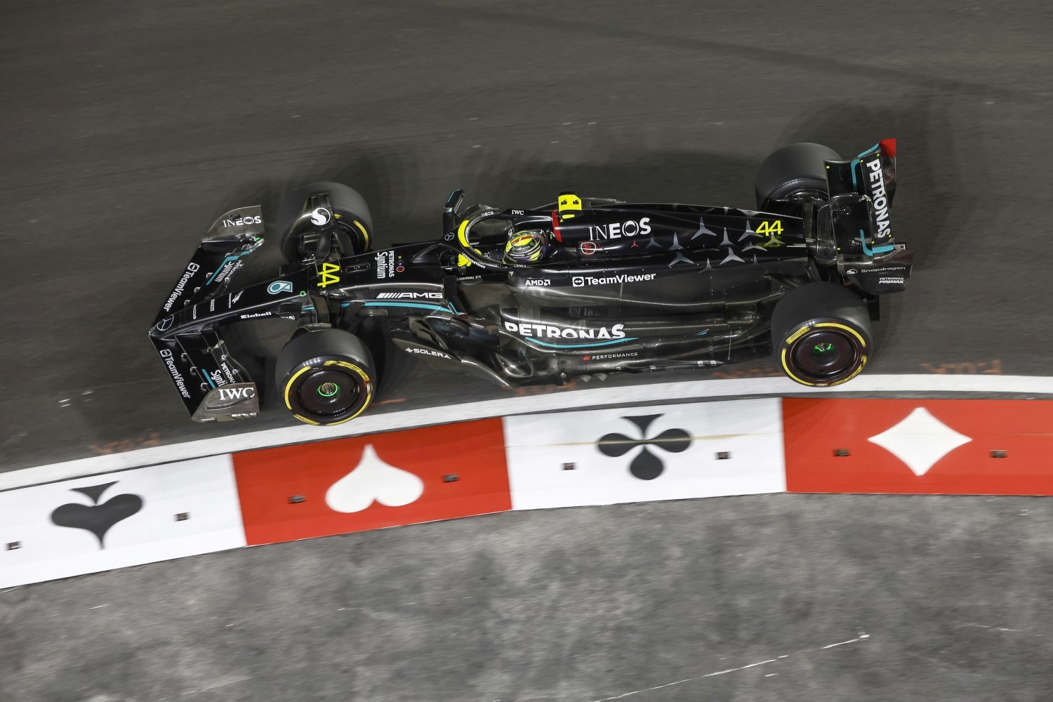 Lewis Hamilton, Mercedes F1 W14 during the Las Vegas GP at Streets of Las Vegas on Friday November 17, 2023, United States of America. (Photo by Zak Mauger / LAT Images)