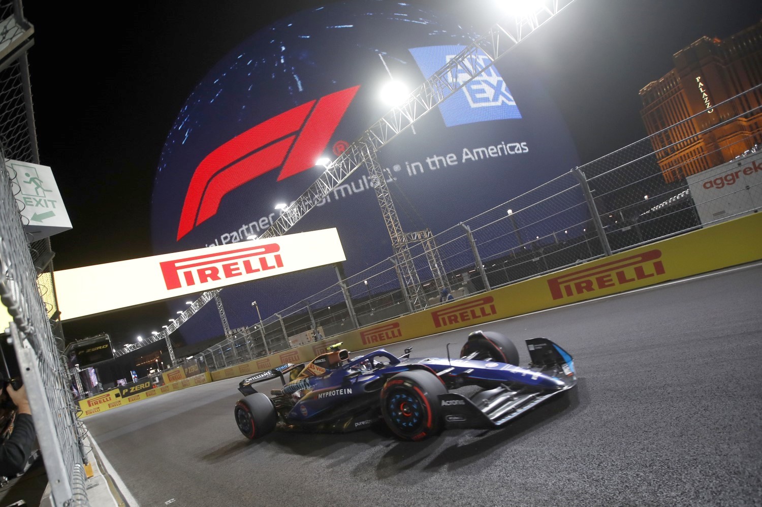 Logan Sargeant, Williams FW45 during the Las Vegas GP at Streets of Las Vegas on Friday November 17, 2023, United States of America. (Photo by Jake Grant / LAT Images)