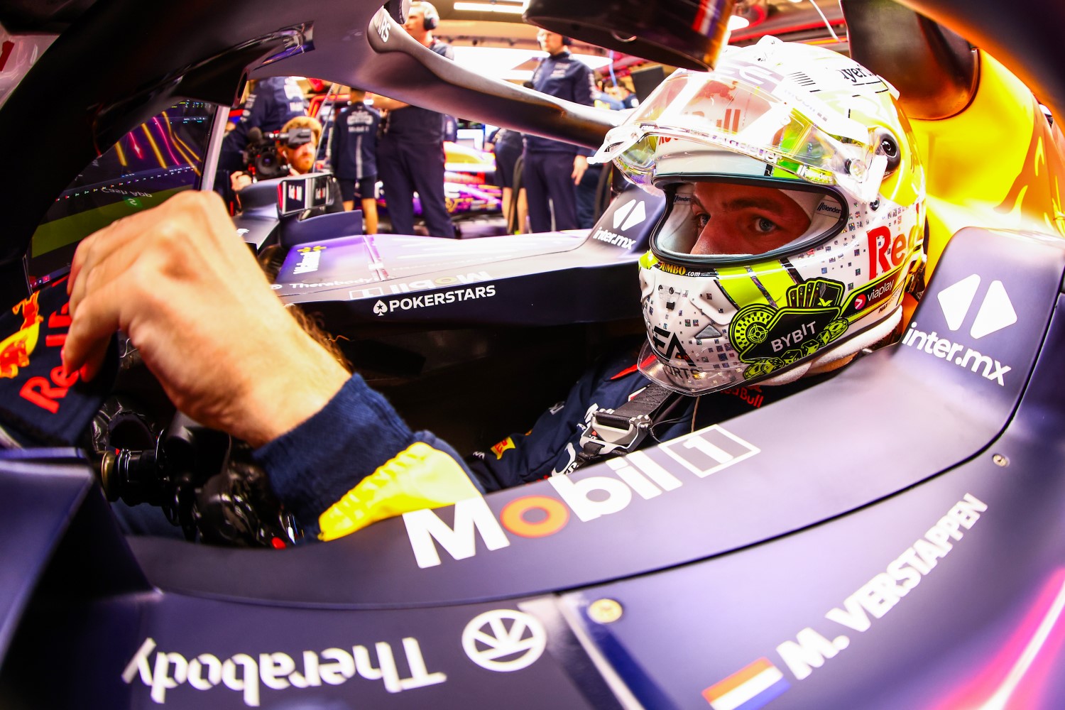 Max Verstappen of the Netherlands and Oracle Red Bull Racing prepares to drive in the garage during practice ahead of the F1 Grand Prix of Las Vegas at Las Vegas Strip Circuit on November 17, 2023 in Las Vegas, Nevada. (Photo by Mark Thompson/Getty Images) // Getty Images / Red Bull Content Pool