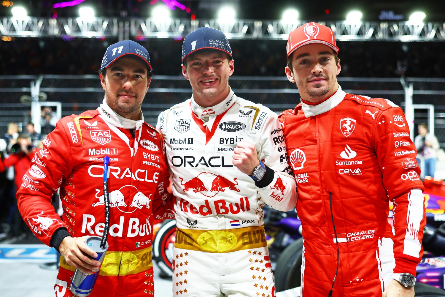 Race winner Max Verstappen of the Netherlands and Oracle Red Bull Racing, Second placed Charles Leclerc of Monaco and Ferrari and Third placed Sergio Perez of Mexico and Oracle Red Bull Racing pose for a photo in parc ferme during the F1 Grand Prix of Las Vegas at Las Vegas Strip Circuit on November 18, 2023 in Las Vegas, Nevada. (Photo by Mark Thompson/Getty Images) // Getty Images / Red Bull Content Pool