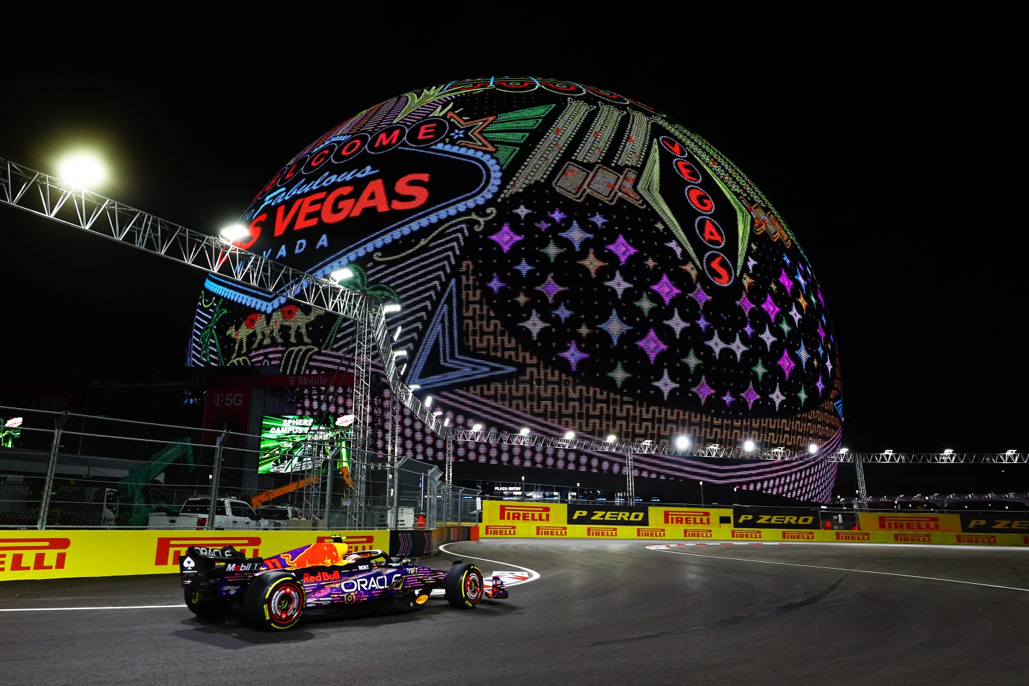 Sergio Perez of Mexico driving the (11) Oracle Red Bull Racing RB19 on track during practice ahead of the F1 Grand Prix of Las Vegas at Las Vegas Strip Circuit on November 17, 2023 in Las Vegas, Nevada. (Photo by Mark Thompson/Getty Images) // Getty Images / Red Bull Content Pool