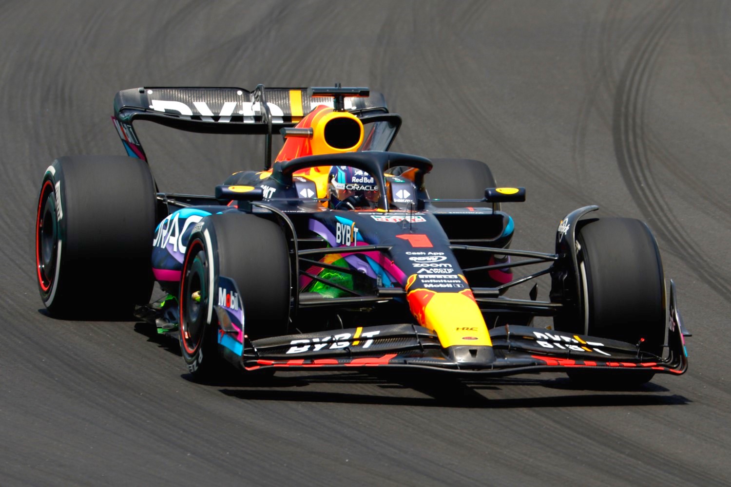 Verstappen wins Brazilian Grand Prix, Perez distances from