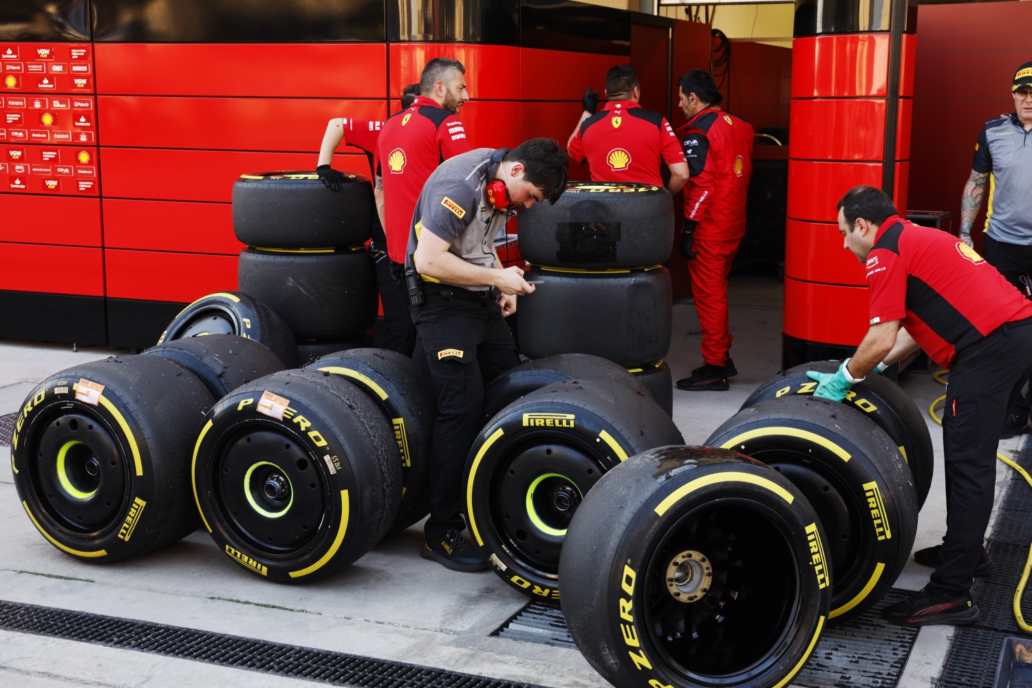 Pirelli 'Medium' F1 tires