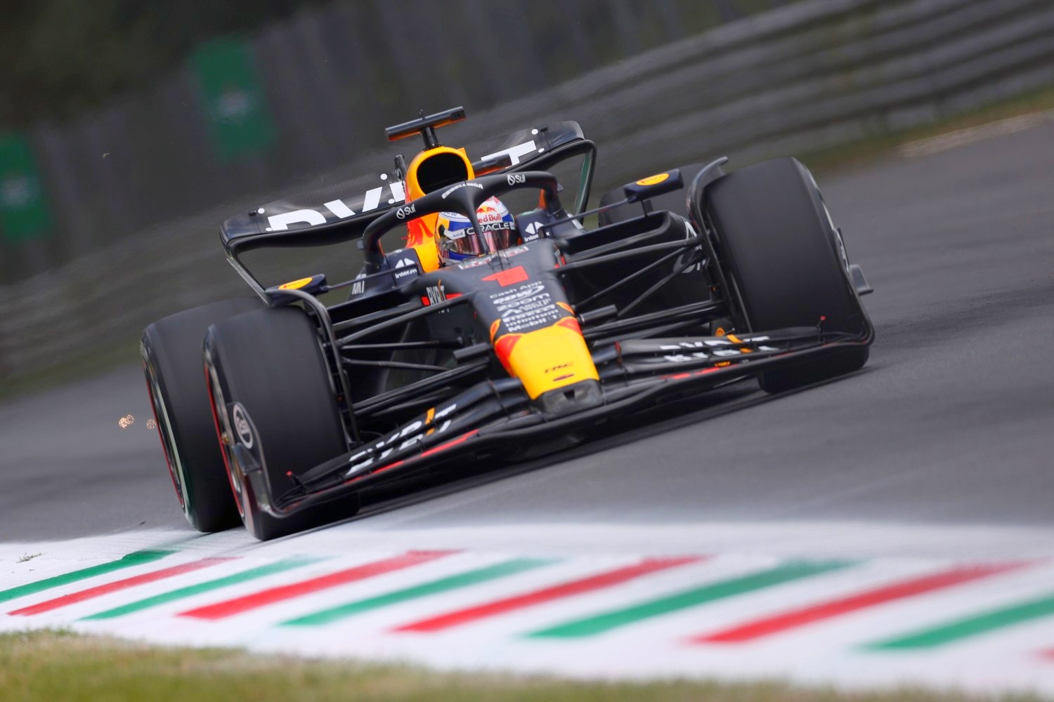 Max Verstappen of the Netherlands driving the (1) Oracle Red Bull Racing RB19 on track during practice ahead of the F1 Grand Prix of Italy at Autodromo Nazionale Monza on September 01, 2023 in Monza, Italy. (Photo by Ryan Pierse/Getty Images) // Getty Images / Red Bull Content Pool