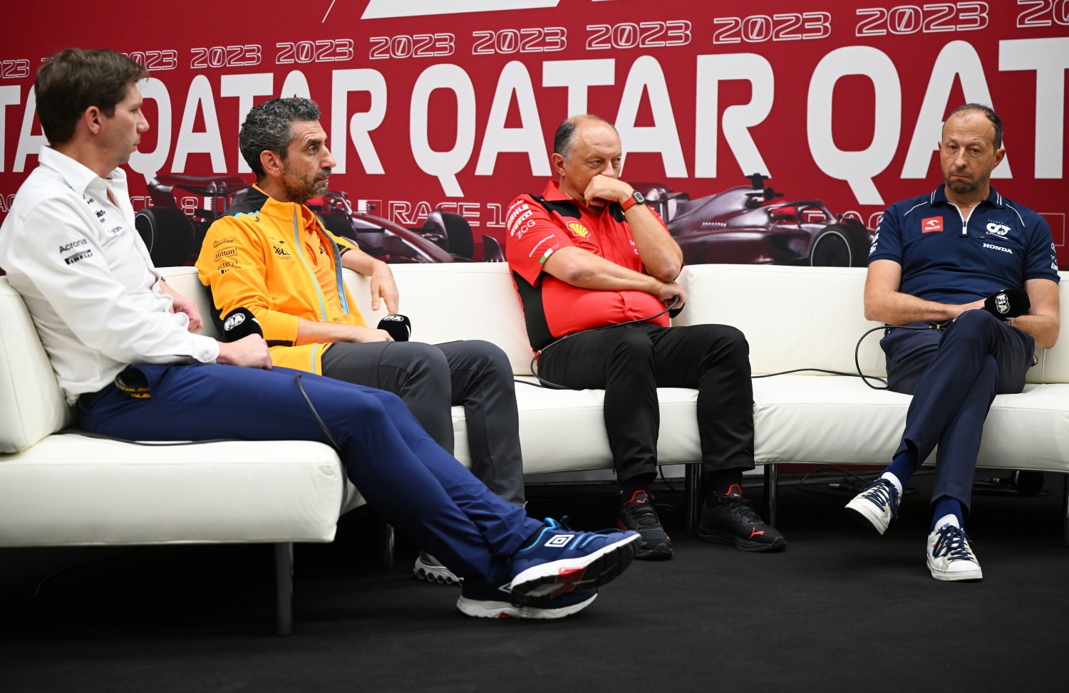 James Vowles, Team Principal of Williams, McLaren Team Principal Andrea Stella, Ferrari Team Principal Frederic Vasseur and Peter Bayer, CEO of Scuderia AlphaTauri attend the Team Principals Press Conference during practice ahead of the F1 Grand Prix of Qatar at Lusail International Circuit on October 06, 2023 in Lusail City, Qatar. (Photo by Clive Mason/Getty Images) // Getty Images / Red Bull Content Pool