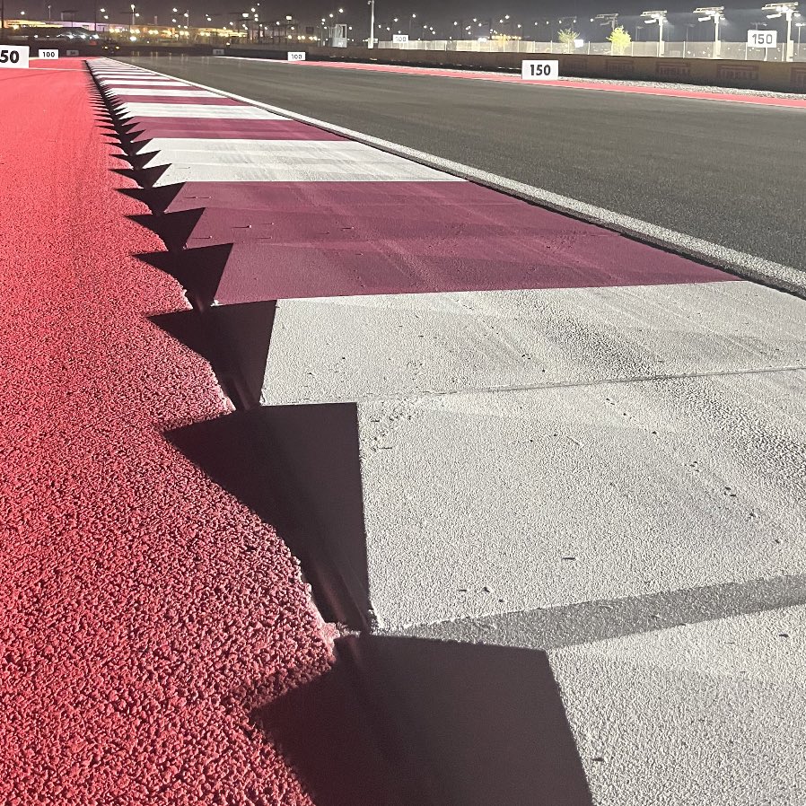 Pyramid Curbs in Qatar