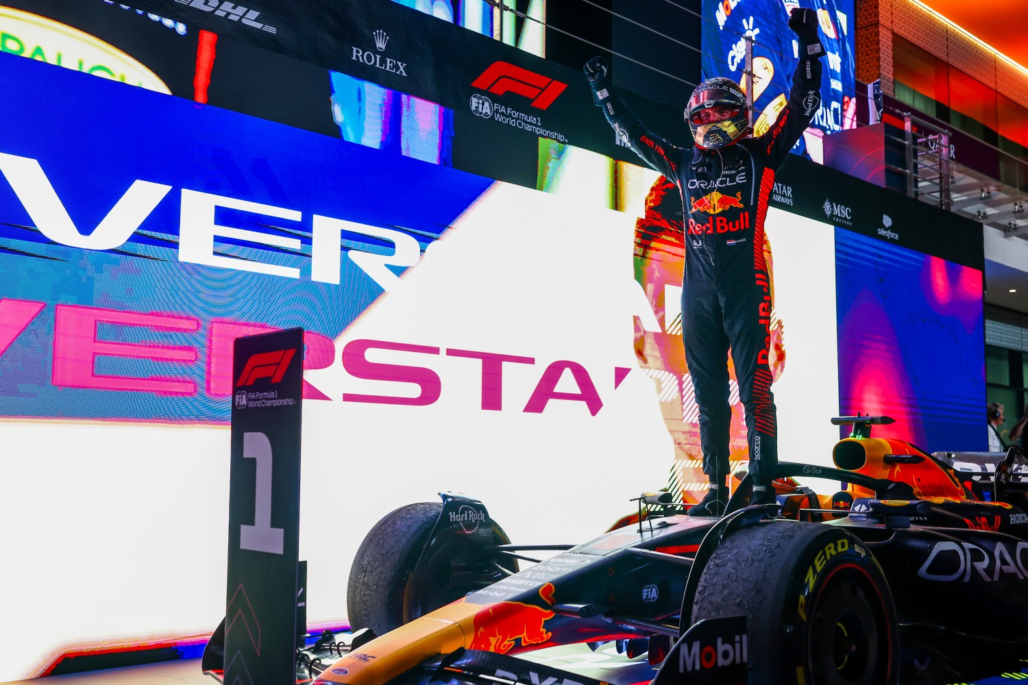 Race winner Max Verstappen of the Netherlands and Oracle Red Bull Racing celebrates in parc ferme during the F1 Grand Prix of Qatar at Lusail International Circuit on October 08, 2023 in Lusail City, Qatar. (Photo by Mark Thompson/Getty Images) // Getty Images / Red Bull Content Pool