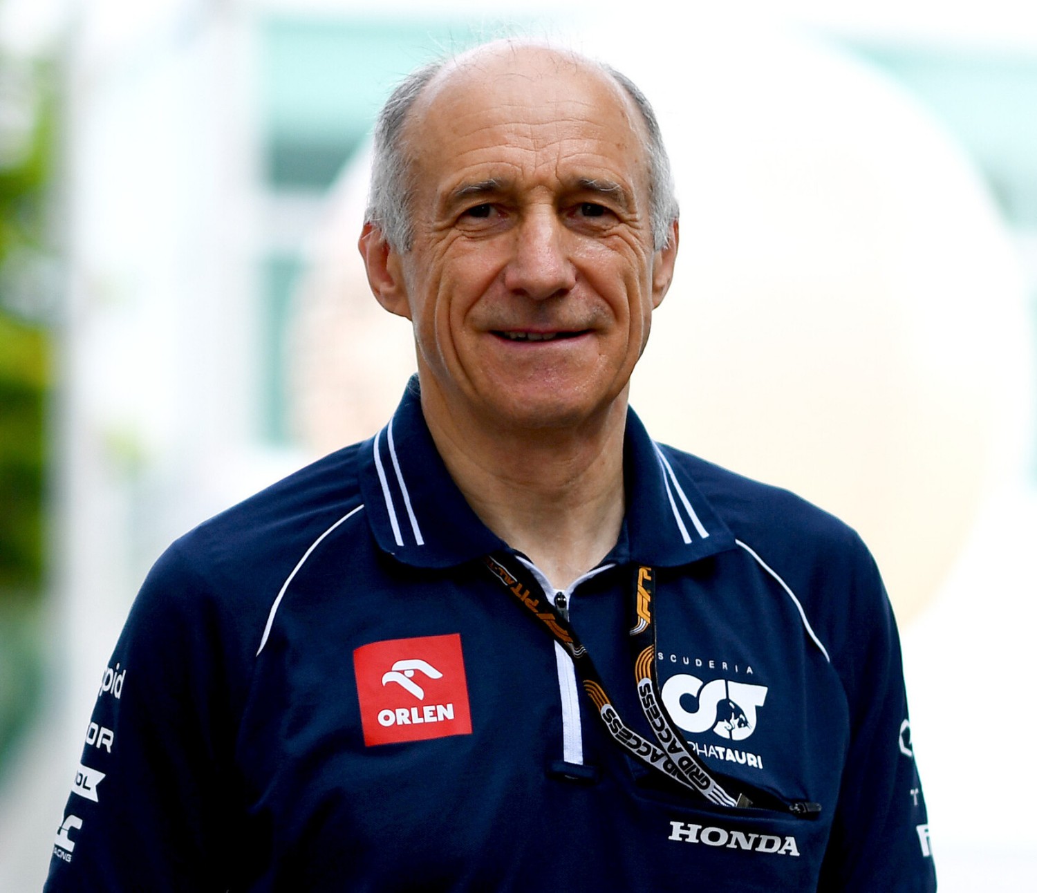 Scuderia AlphaTauri Team Principal Franz Tost walks in the Paddock during previews ahead of the F1 Grand Prix of Singapore at Marina Bay Street Circuit on September 14, 2023 in Singapore, Singapore. (Photo by Rudy Carezzevoli/Getty Images) // Getty Images / Red Bull Content Pool