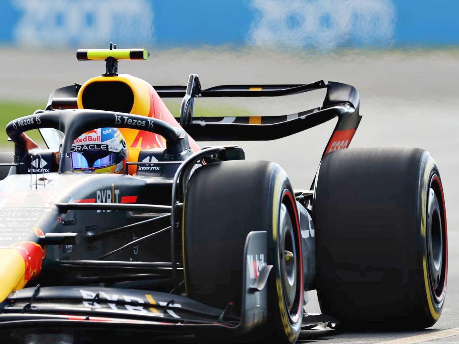 Max Verstappen, DRS open wide