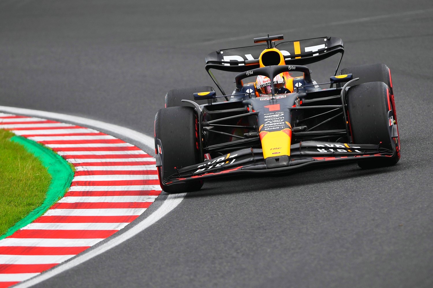 Max Verstappen of the Netherlands driving the (1) Oracle Red Bull Racing RB19 on track during practice ahead of the F1 Grand Prix of Japan at Suzuka International Racing Course on September 22, 2023 in Suzuka, Japan. (Photo by Rudy Carezzevoli/Getty Images) // Getty Images / Red Bull Content Pool