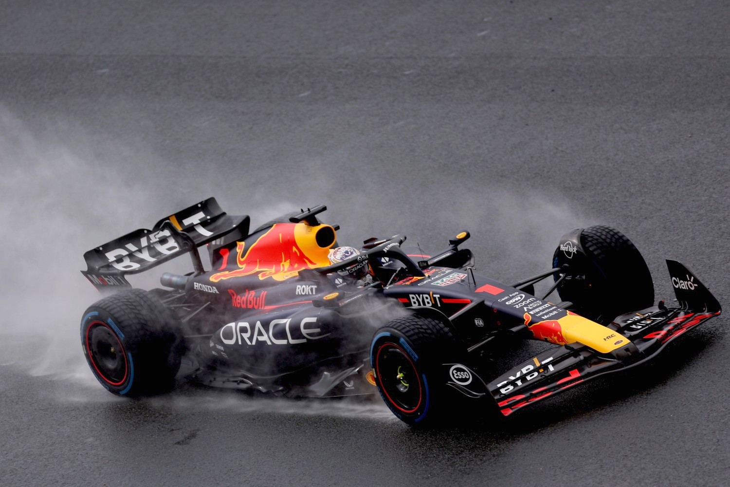 Max Verstappen of the Netherlands driving the (1) Oracle Red Bull Racing RB19 on track during final practice ahead of the F1 Grand Prix of The Netherlands at Circuit Zandvoort on August 26, 2023 in Zandvoort, Netherlands. (Photo by Dean Mouhtaropoulos/Getty Images) // Getty Images / Red Bull Content Pool