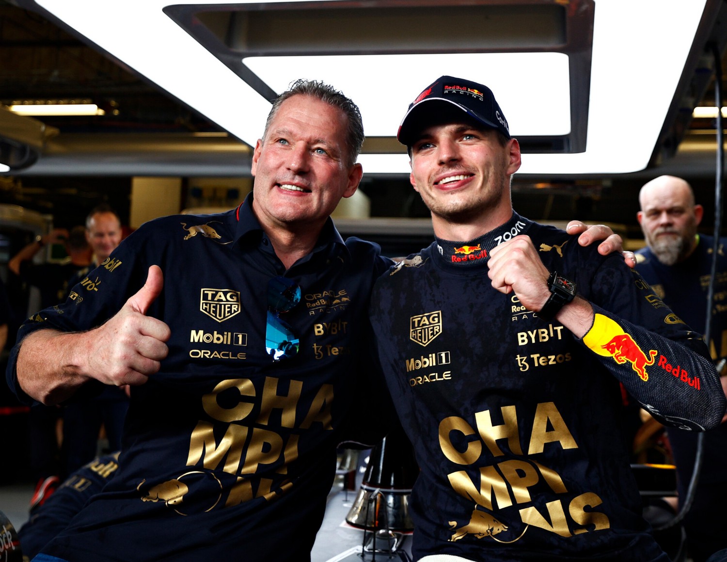 Race winner Max Verstappen of the Netherlands and Oracle Red Bull Racing and his father Jos Verstappen celebrate winning the F1 World Constructors Championship after the F1 Grand Prix of USA at Circuit of The Americas on October 23, 2022 in Austin, Texas. (Photo by Jared C. Tilton/Getty Images) // Getty Images / Red Bull Content Pool