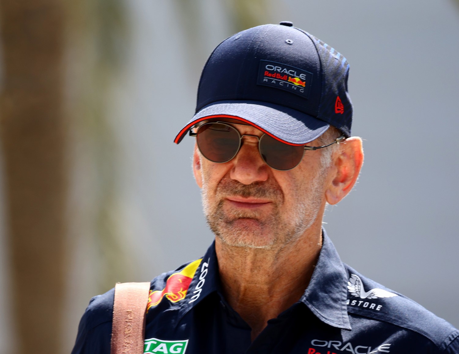 Adrian Newey, the Chief Technical Officer of Red Bull Racing walks in the Paddock prior to practice ahead of the F1 Grand Prix of Bahrain at Bahrain International Circuit on March 03, 2023 in Bahrain, Bahrain. (Photo by Mark Thompson/Getty Images) // Getty Images / Red Bull Content Pool
