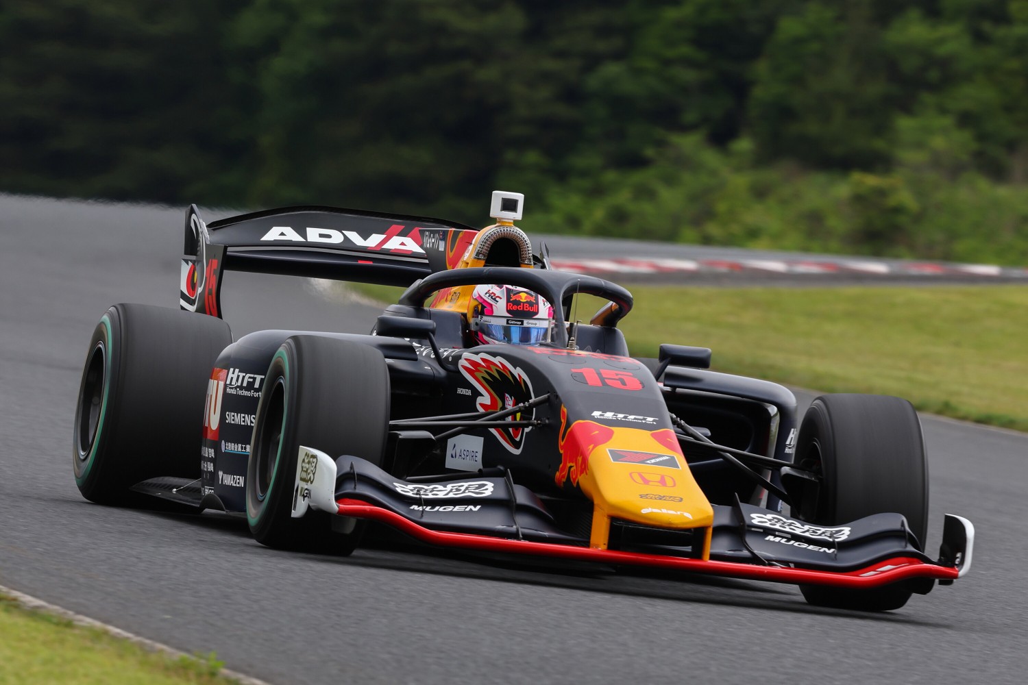 Liam Lawson #15 Team Mugen, during round four of the Japanese Super Formula Championship at Autopolis, on May 19-21, 2023. // Dutch Photo Agency / Red Bull Content Pool 