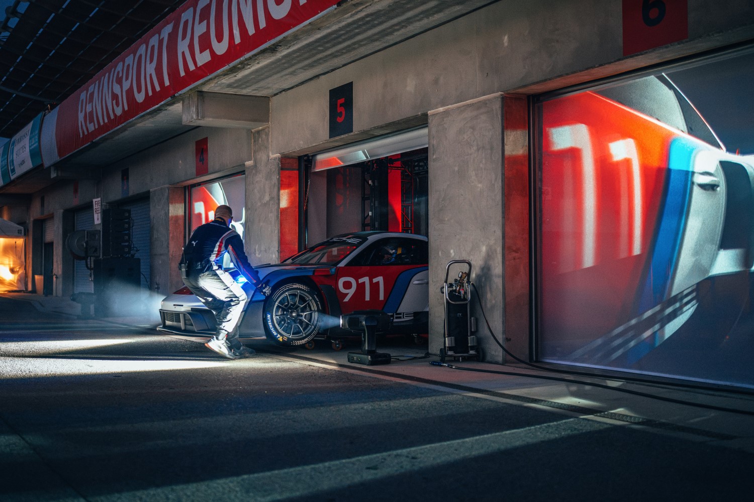 Porsche 911 GT3 R Rennsport