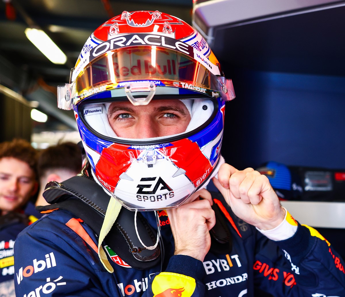 Max Verstappen of the Netherlands and Oracle Red Bull Racing prepares to drive in the garage during practice ahead of the F1 Grand Prix of Australia at Albert Park Circuit on March 22, 2024 in Melbourne, Australia. (Photo by Mark Thompson/Getty Images) // Getty Images / Red Bull Content Pool