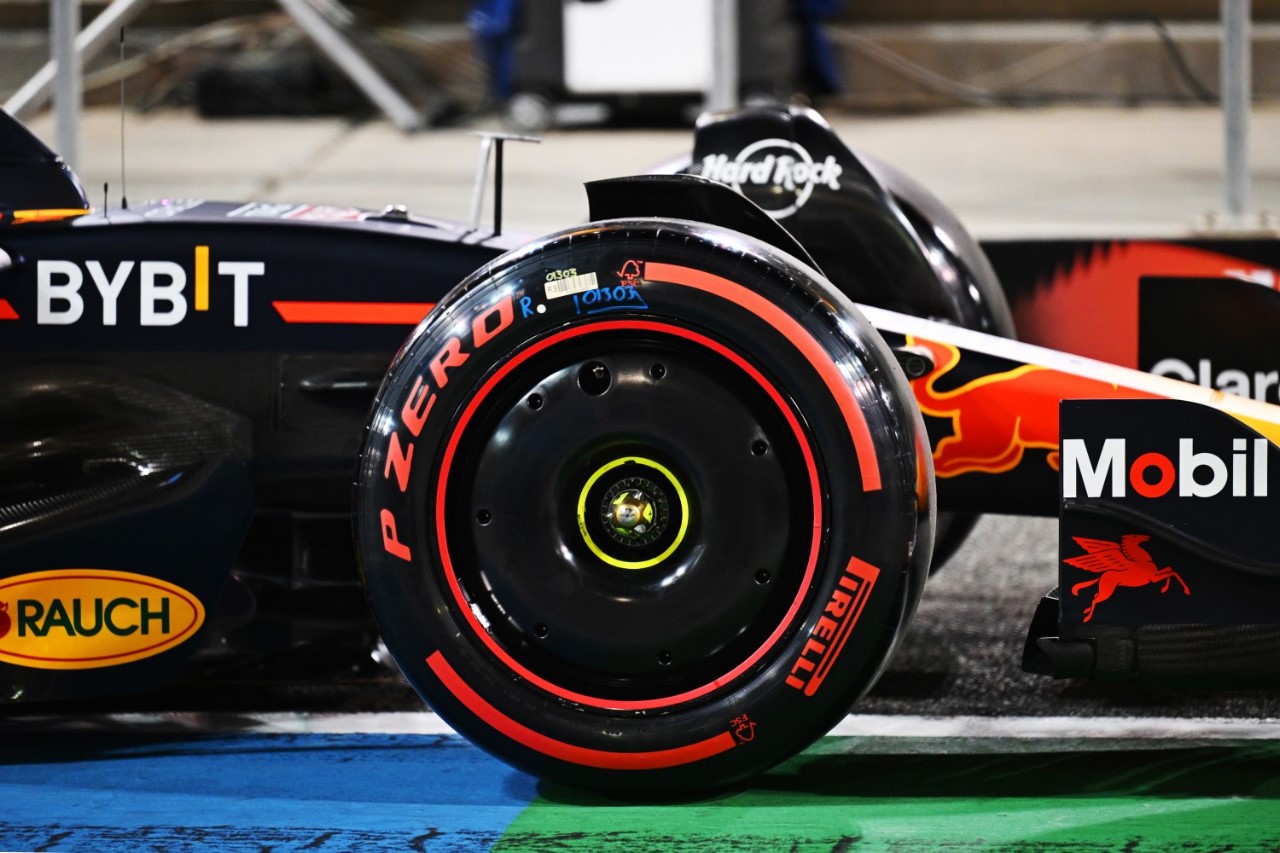 Sergio Perez, Red Bull Racing RB20 during the Bahrain GP at Bahrain International Circuit on Friday March 01, 2024 in Sakhir, Bahrain. (Photo by Simon Galloway / LAT Images)