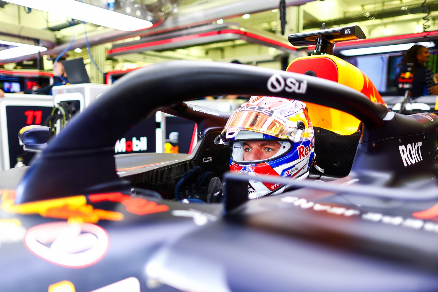 Max Verstappen of the Netherlands and Oracle Red Bull Racing prepares to drive in the garage during practice ahead of the F1 Grand Prix of Bahrain at Bahrain International Circuit on February 29, 2024 in Bahrain, Bahrain. (Photo by Mark Thompson/Getty Images) // Getty Images / Red Bull Content Pool