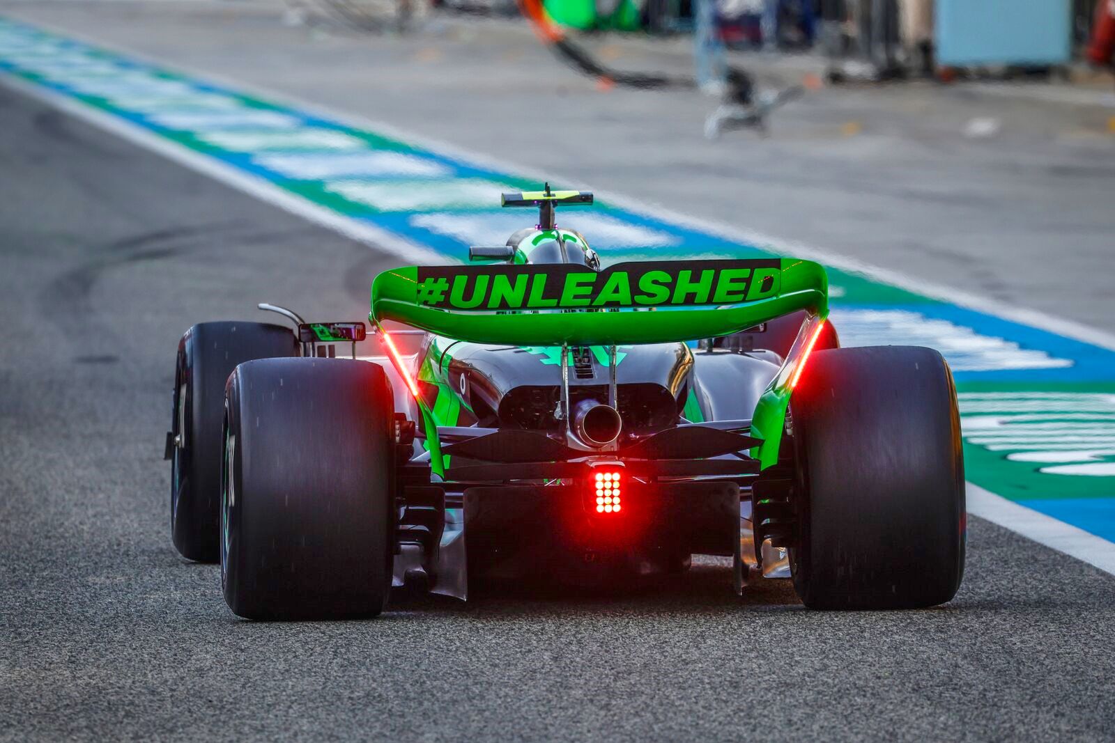 Sauber Rear - Zhou Guanyu