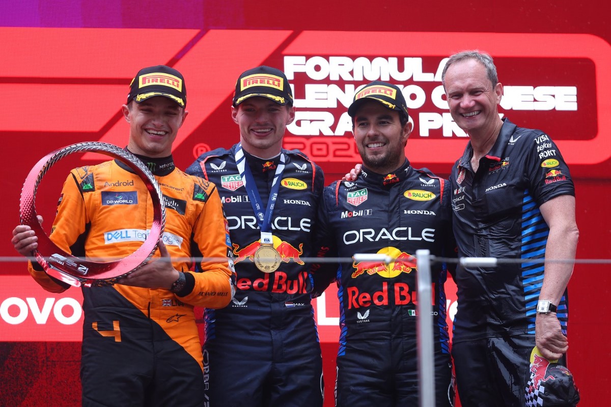Race winner Max Verstappen of the Netherlands and Oracle Red Bull Racing, Second placed Lando Norris of Great Britain and McLaren, Third placed Sergio Perez of Mexico and Oracle Red Bull Racing and Oracle Red Bull Racing Head of Car Engineering Paul Monaghan celebrate on the podium during the F1 Grand Prix of China at Shanghai International Circuit on April 21, 2024 in Shanghai, China. (Photo by Lars Baron/Getty Images) // Getty Images / Red Bull Content Pool
