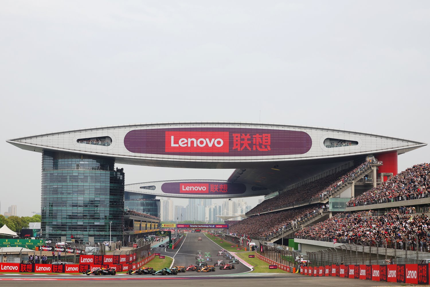 Max Verstappen of the Netherlands driving the (1) Oracle Red Bull Racing RB20 leads the field into turn one at the start during the F1 Grand Prix of China at Shanghai International Circuit on April 21, 2024 in Shanghai, China. (Photo by Lintao Zhang/Getty Images ) // Getty Images / Red Bull Content Pool