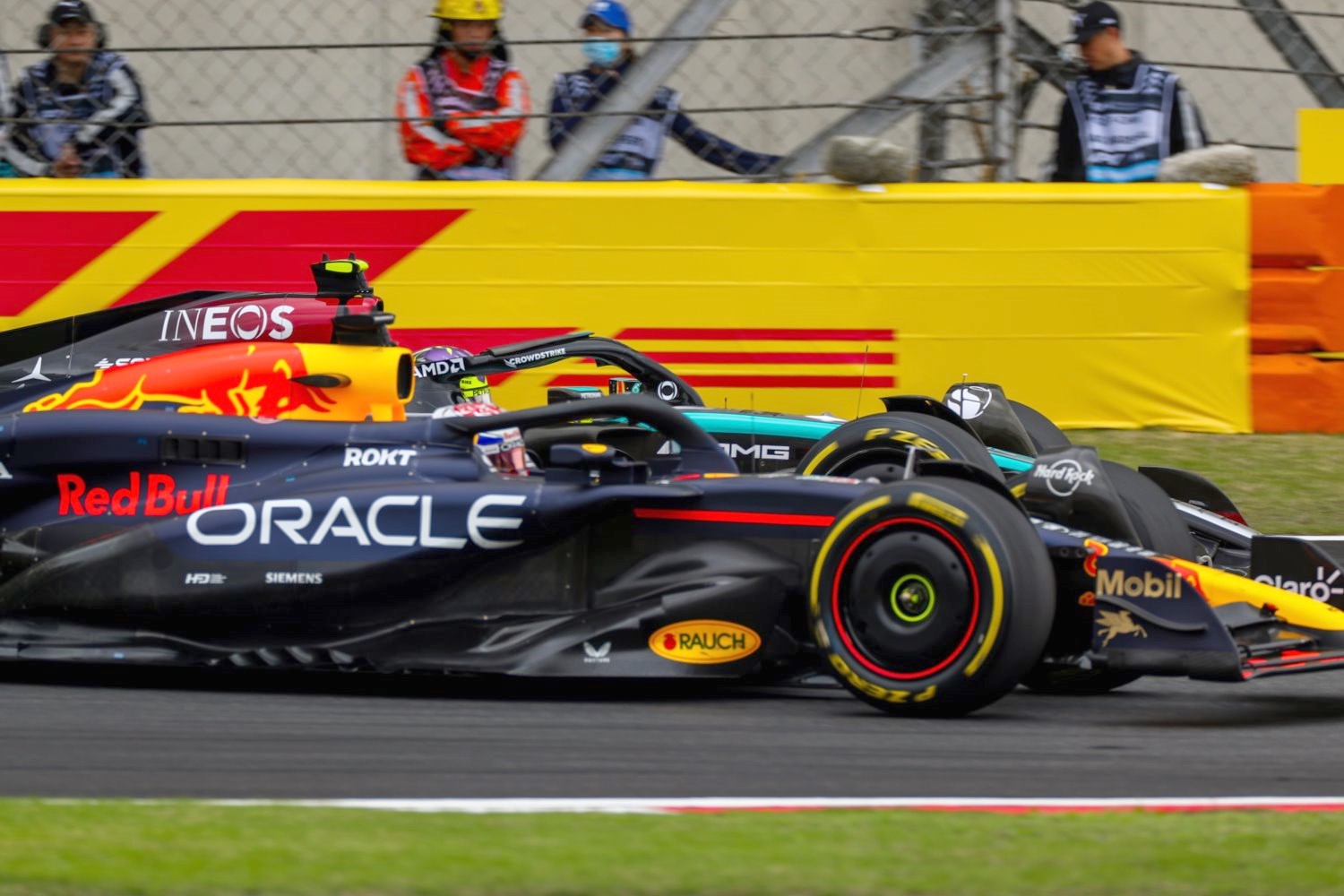 Max Verstappen of Oracle Red Bull Racing and The Netherlands overtakes Lewis Hamilton of Mercedes and Great Britain during the Sprint ahead of the F1 Grand Prix of China at Shanghai International Circuit on April 20, 2024 in Shanghai, China. (Photo by Peter Fox/Getty Images) // Getty Images / Red Bull Content Pool