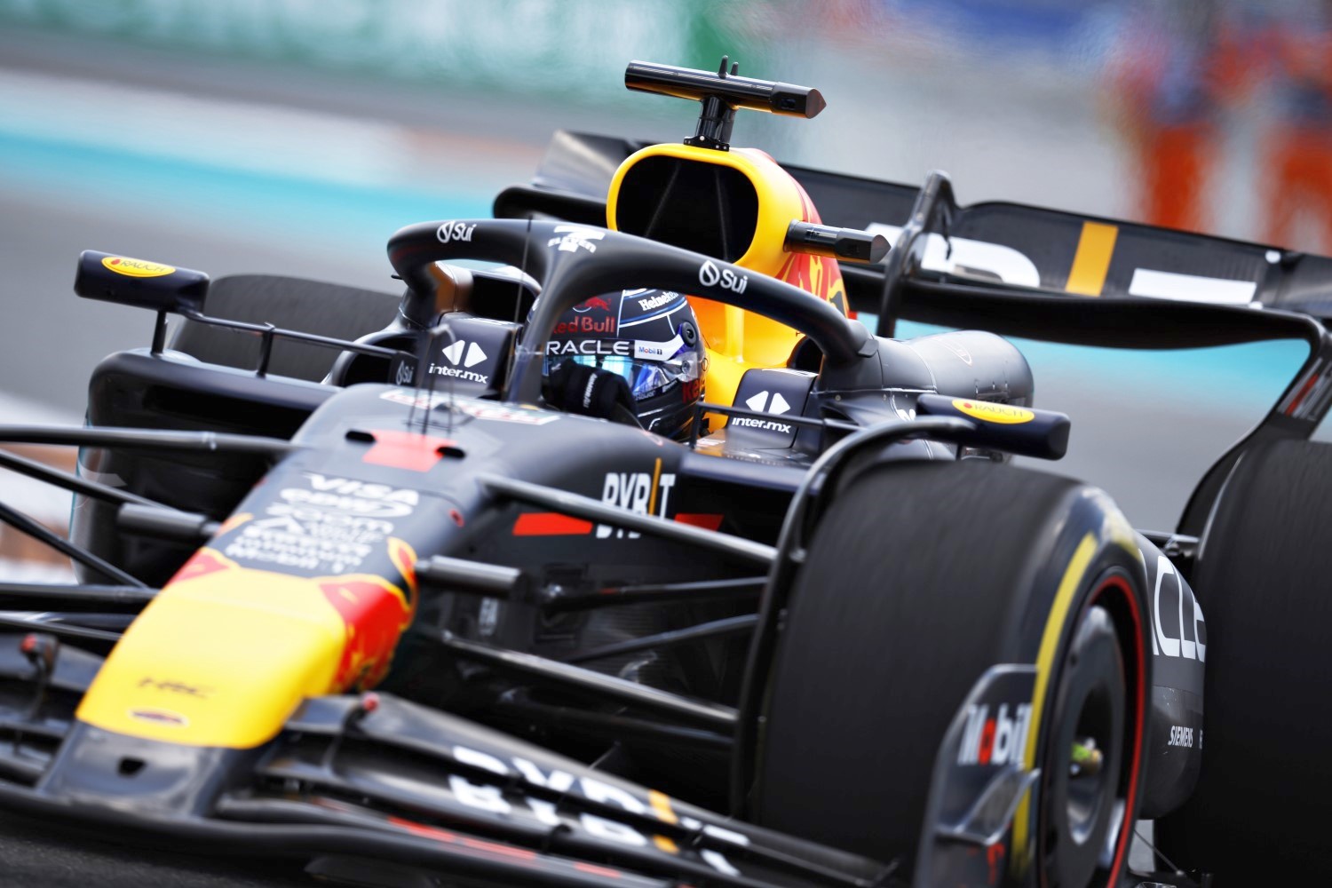 Max Verstappen of the Netherlands driving the (1) Oracle Red Bull Racing RB20 on track during practice ahead of the F1 Grand Prix of Miami at Miami International Autodrome on May 03, 2024 in Miami, Florida. (Photo by Chris Graythen/Getty Images) // Getty Images / Red Bull Content Pool