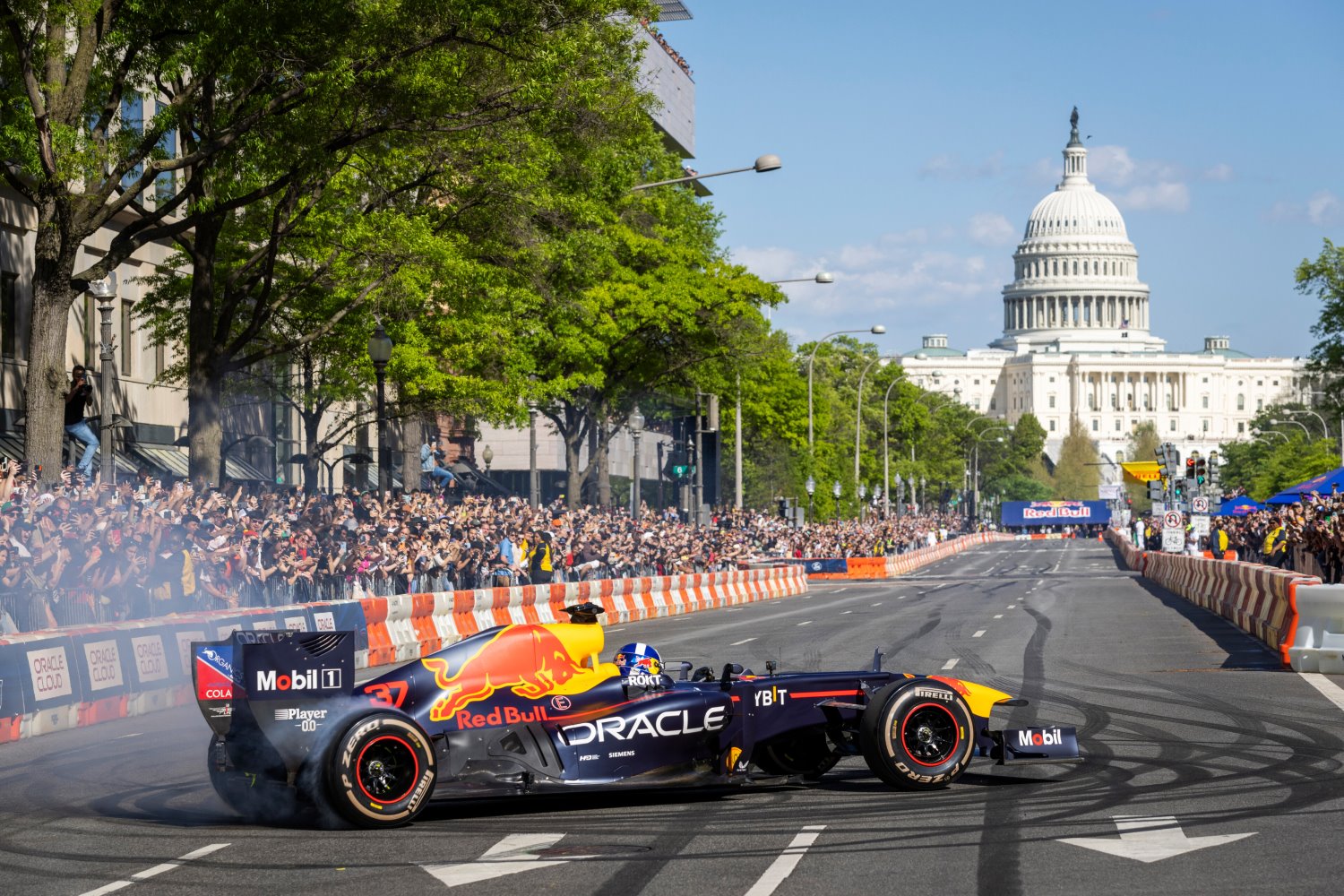 David Coulthard at the Red Bull Showrun in Washington, D.C., USA on April 20, 2024. // Robert Snow / Red Bull Content Pool //